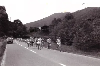 CBTM V. ročník 1985na trati za železničným mostom 262 pretekárov na trati za želežničným